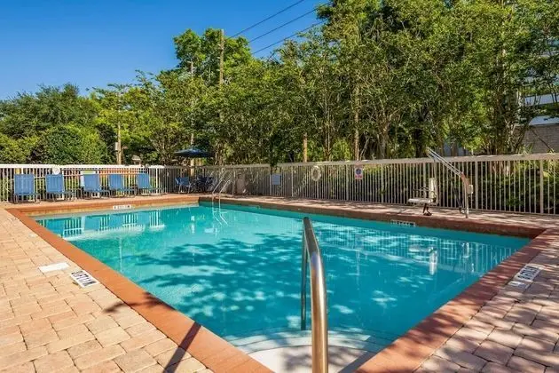 Comfort Inn International Dr. - Havuz