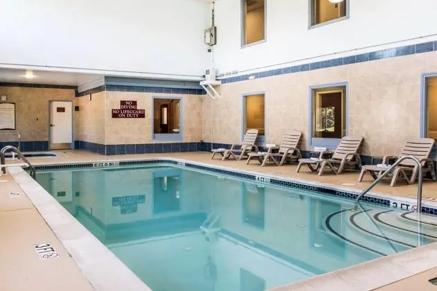 Comfort Inn Lancaster County - Havuz