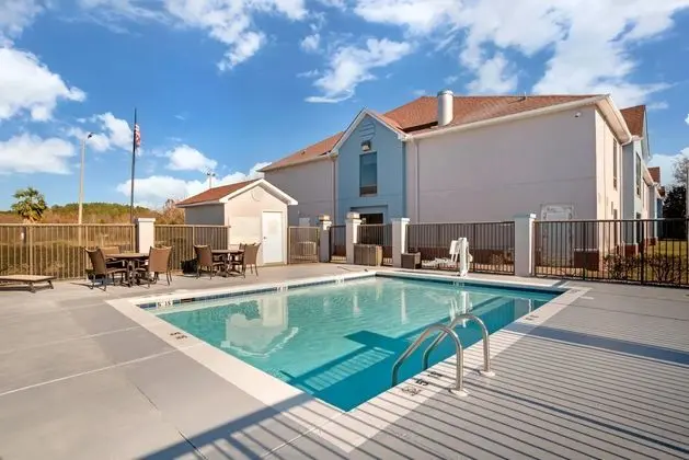 Comfort Inn Livingston - Havuz