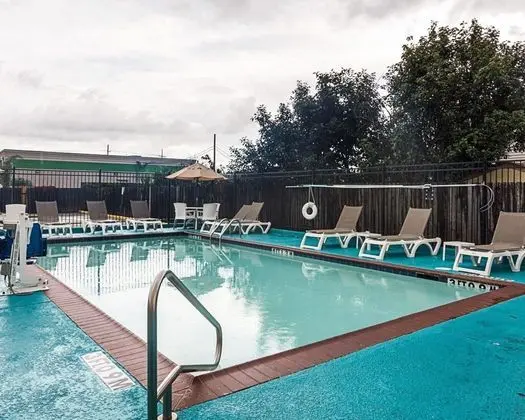 Comfort Inn Marrero - New Orleans West - Havuz