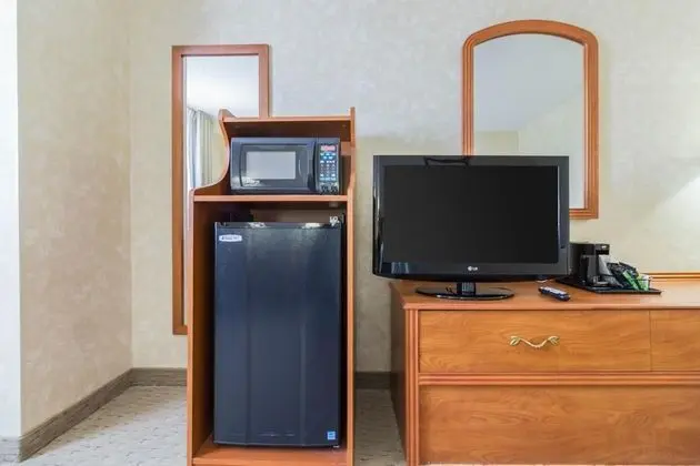 Comfort Inn Marshall Area