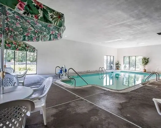 Comfort Inn Midway - Havuz