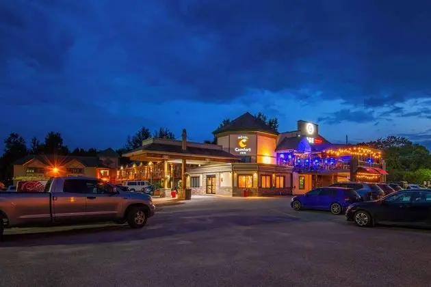 Comfort Inn Hotel Mont Laurier - Dış Mekan