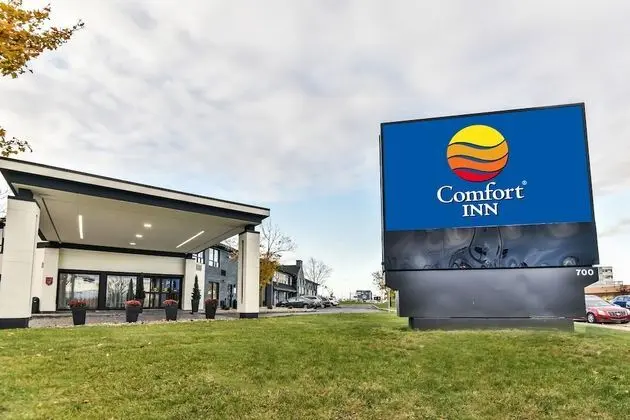 Comfort Inn Montréal Aéroport - Dış Mekan