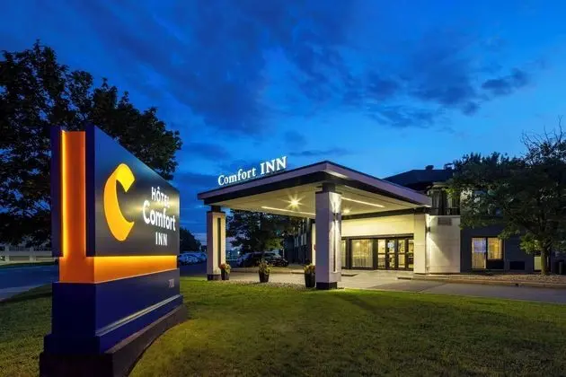 Comfort Inn Montréal Aéroport - Dış Mekan