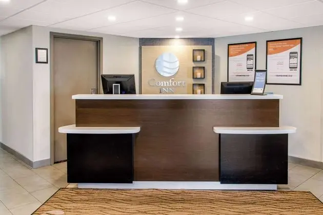 Comfort Inn Montréal Aéroport - Lobi