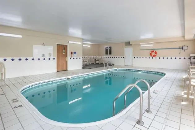 Comfort Inn Muscatine - Havuz
