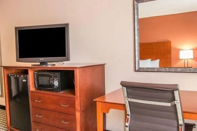 Comfort Inn Muskegon/ Quality Inn & Suites