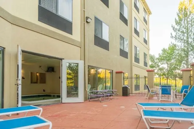 Comfort Inn North Air Force Academy - Havuz