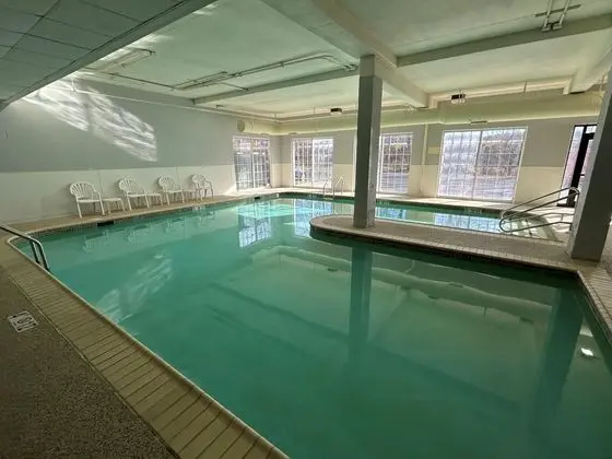 Comfort Inn at the Park - Havuz