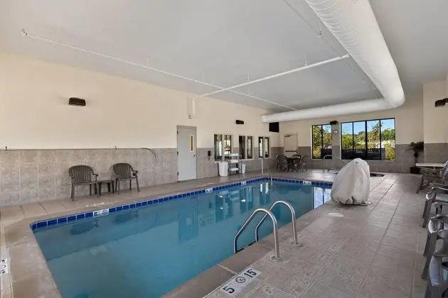 Comfort Inn Powell - Knoxville North - Havuz