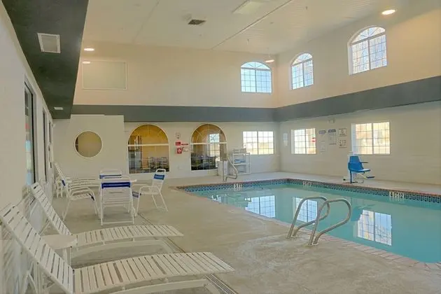 Comfort Inn Roswell - Havuz