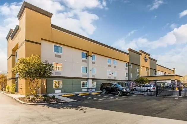 Comfort Inn & Suites Airport - Öne Çıkan Resim