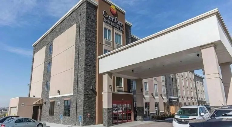 Comfort Inn & Suites Airport North
