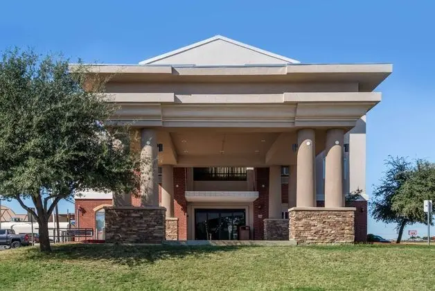 Comfort Inn & Suites - Dış Mekan