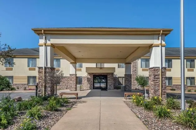 Comfort Inn & Suites Black River Falls I-94 - Dış Mekan