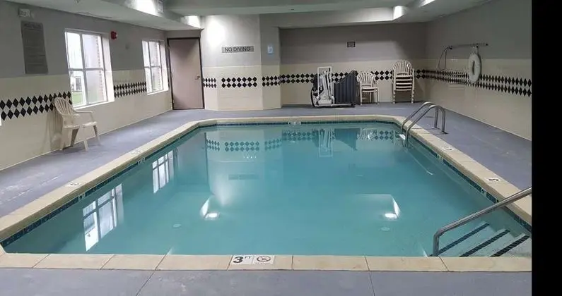 COMFORT INN SUITES Calhoun