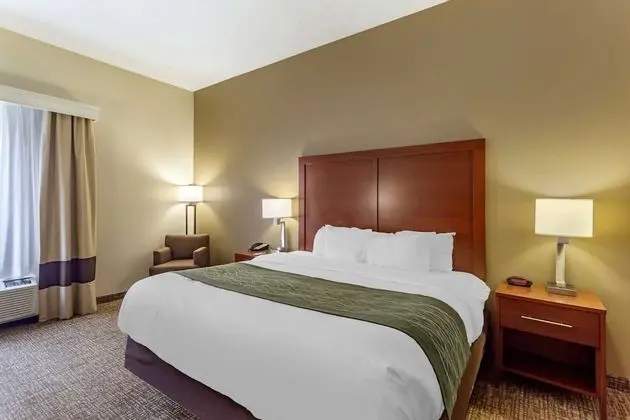 Comfort Inn And Suites - Oda