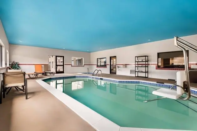 Comfort Inn & Suites Chesapeake Bay - Havuz
