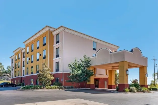 Comfort Inn And Suites - Dış Mekan