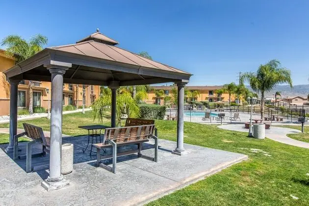Comfort Inn & Suites Colton - Genel