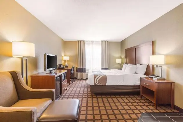 Comfort Inn & Suites Delaware