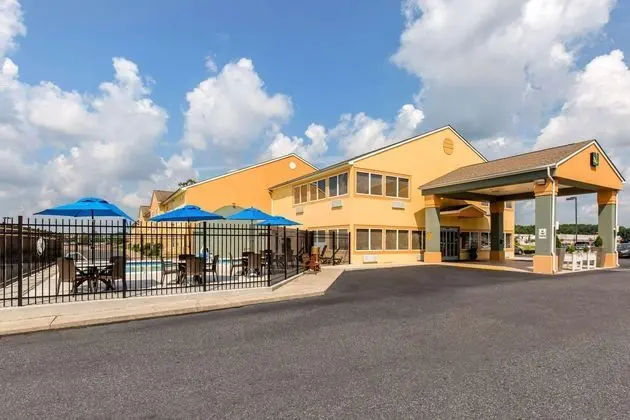 Comfort Inn & Suites Delaware