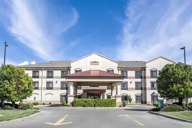 Comfort Inn & Suites East
