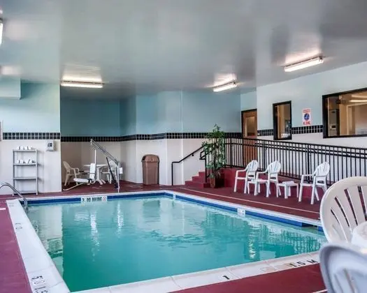 Comfort Inn & Suites - Havuz
