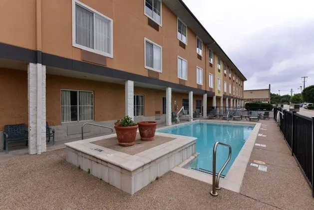 Comfort Inn & Suites Frisco Plano - Havuz
