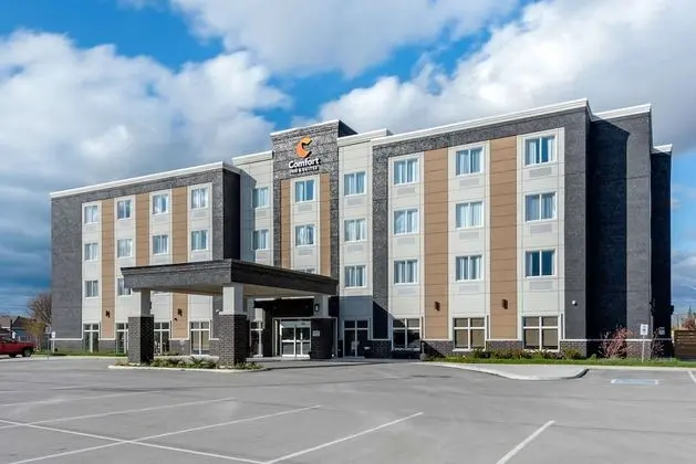 Comfort Inn & Suites - Dış Mekan