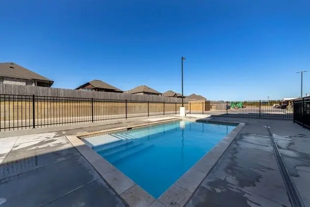 Comfort Inn & Suites Harrah - Havuz