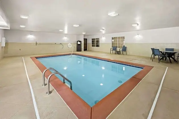 Comfort Inn & Suites High Point - Archdale - Havuz