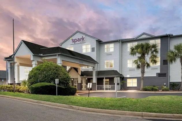 Comfort Inn & Suites I-95 - Outlet Mall - Dış Mekan