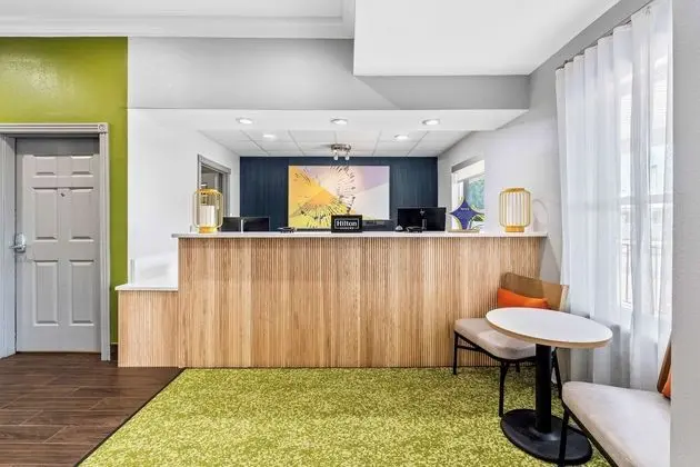Comfort Inn & Suites I-95 - Outlet Mall - Lobi