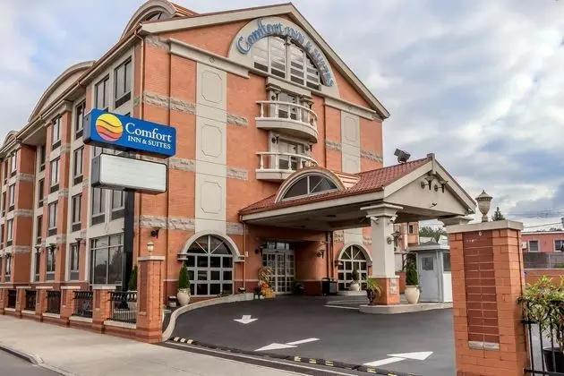 Comfort Inn & Suites LaGuardia Airport