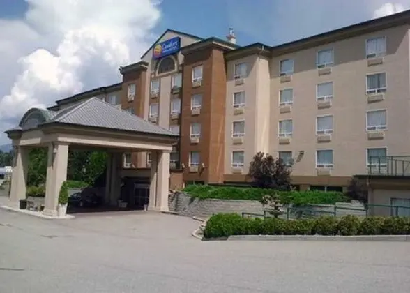 Comfort Inn & Suites Lake Shuswap