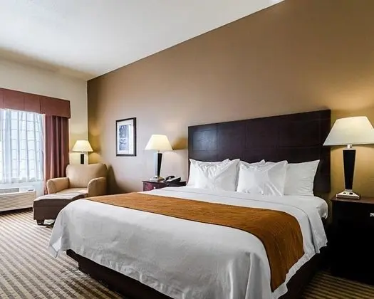 Comfort Inn & Suites Lawrence - University Area