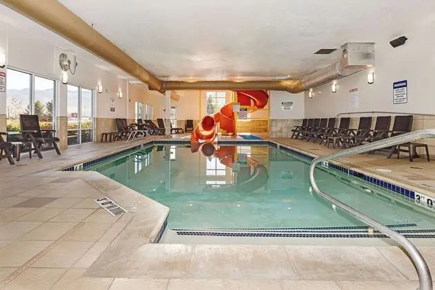 Comfort Inn & Suites - Havuz