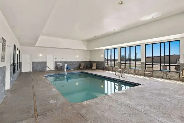 Comfort Inn & Suites Lovington downtown - Havuz
