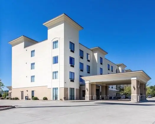 Comfort Inn & Suites Madisonville Area