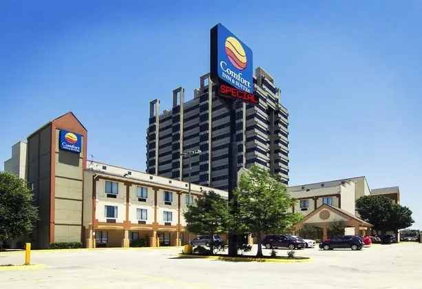 Comfort Inn & Suites Market Center