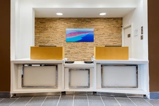 Comfort Inn & Suites - Lobi
