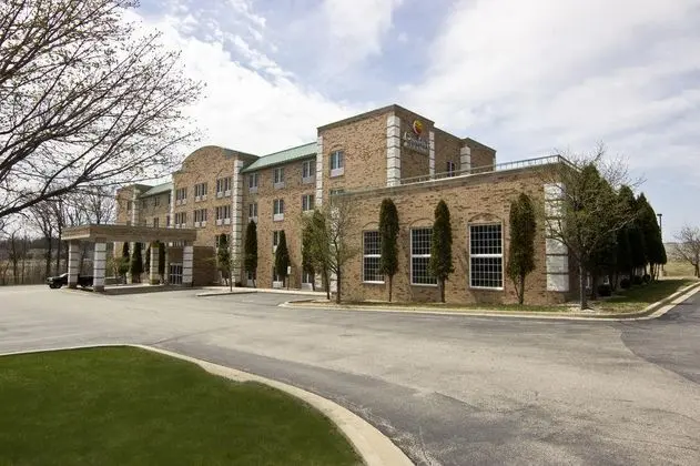 Comfort Inn & Suites Milwaukee Area