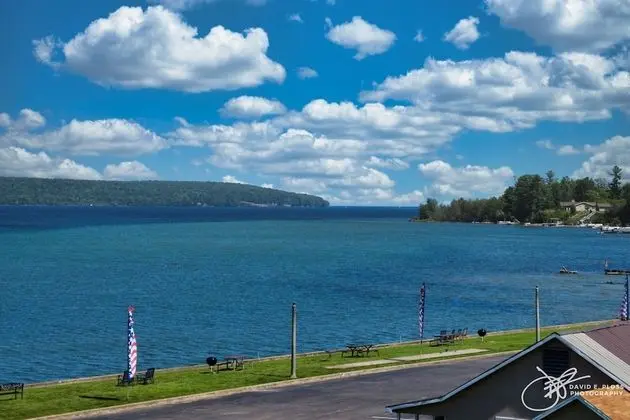 Comfort Inn & Suites Munising-Lakefront - Dış Mekan