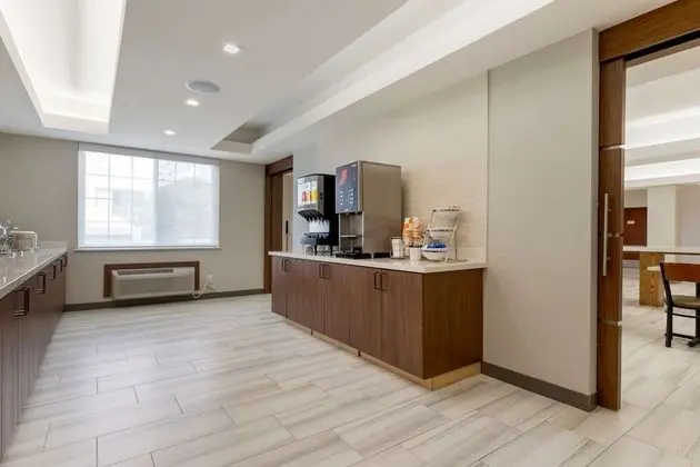 Comfort Inn & Suites - Yerinde Yemek