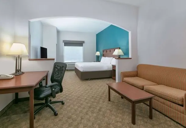 Comfort Inn & Suites near Comanche Peak - Öne Çıkan Resim
