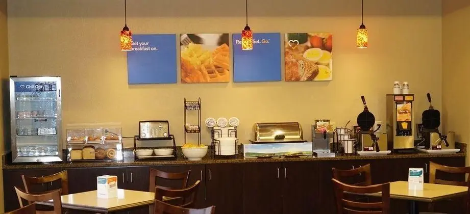Comfort Inn & Suites Near Indiana Dunes State Park