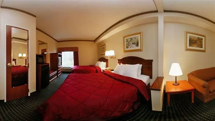 Comfort Inn & Suites Near Pocono Mountains