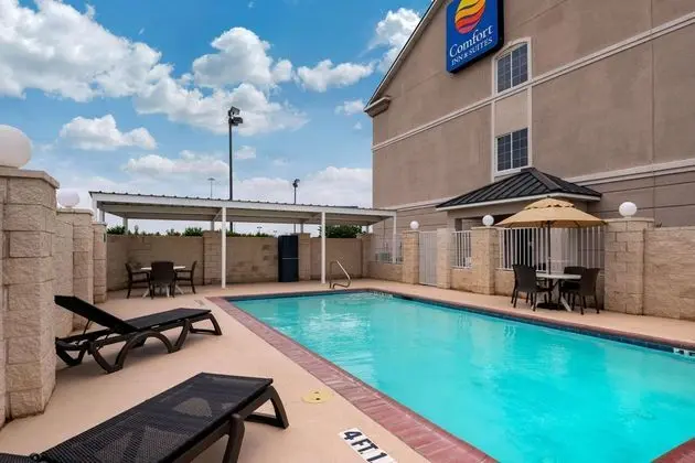 Comfort Inn & Suites Odessa Area - Havuz